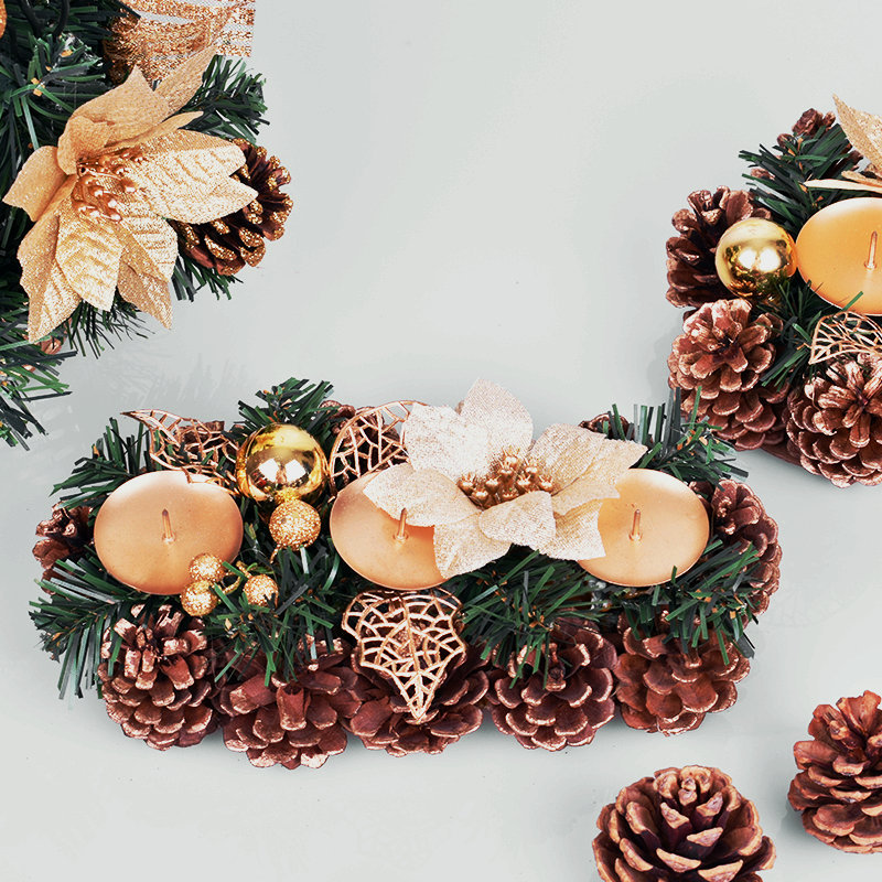 Handgefertir Weihnachtskranz für Kerzenhalter