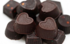 Với cách làm chocolate Valentine này, đảm bảo những ai vụng nhất cũng có thể thực hiện được.