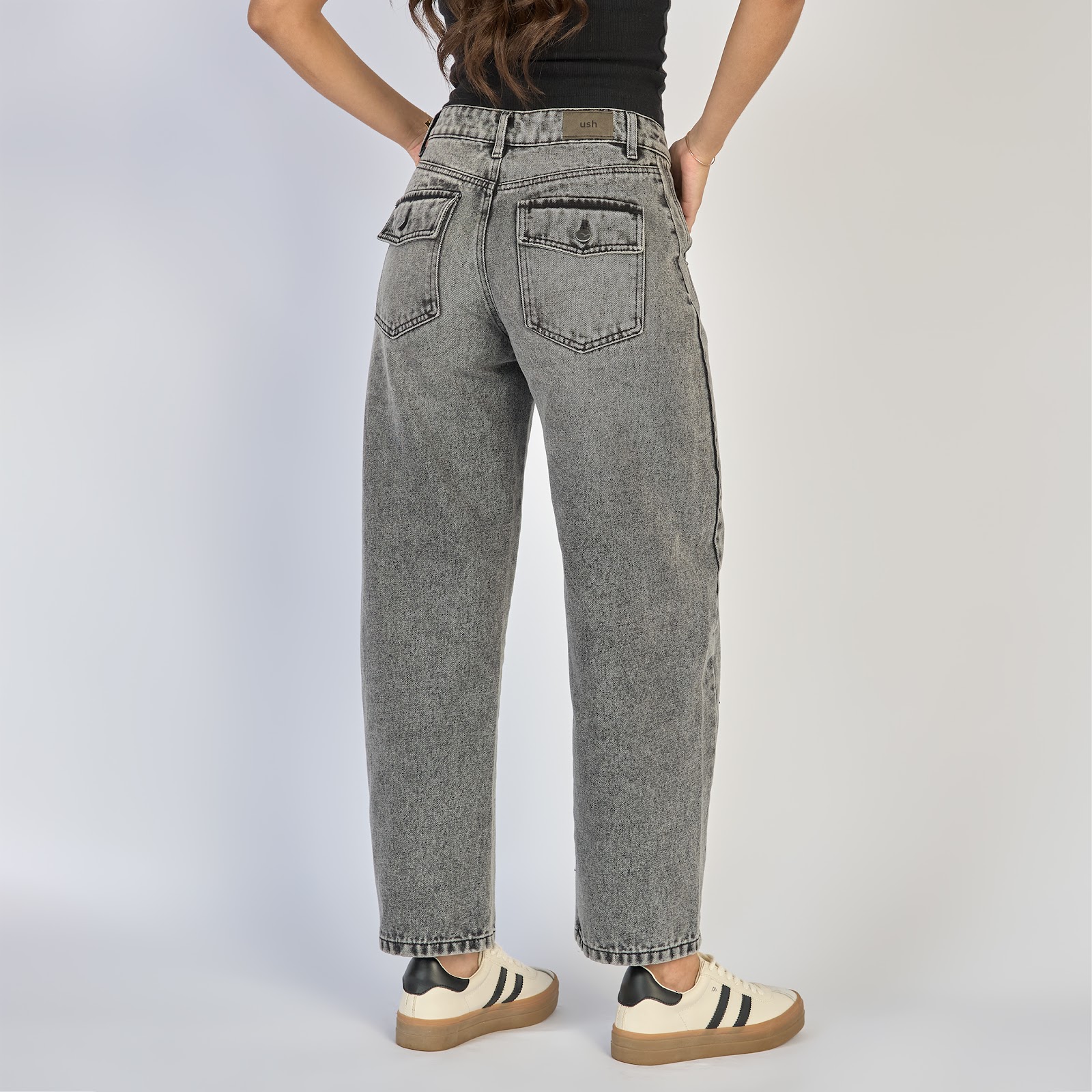 Jean dama barrel straight rígido con bolsillos de tapa, color gris - Vista 6
