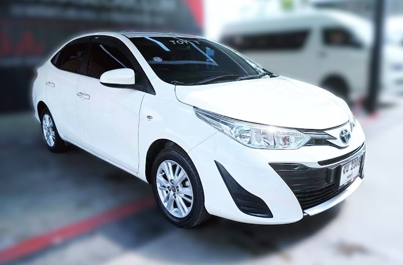 TOYOTA YARIS ATIV