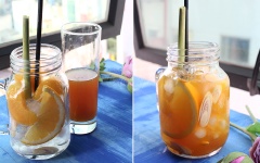 Cuối cùng, cho thêm đá viên vào đầy ly, đổ nước trà đào cam sả vừa pha vào, trang trí ít lát cam và đào cho đẹp mắt, khuấy đều lên là có thể dùng. Nước trà đà cam sả mát lạnh sẵn sàng giúp bạn giải khát, thanh nhiệt cơ thể và tăng sức đề kháng rất hiệu quả nhé.