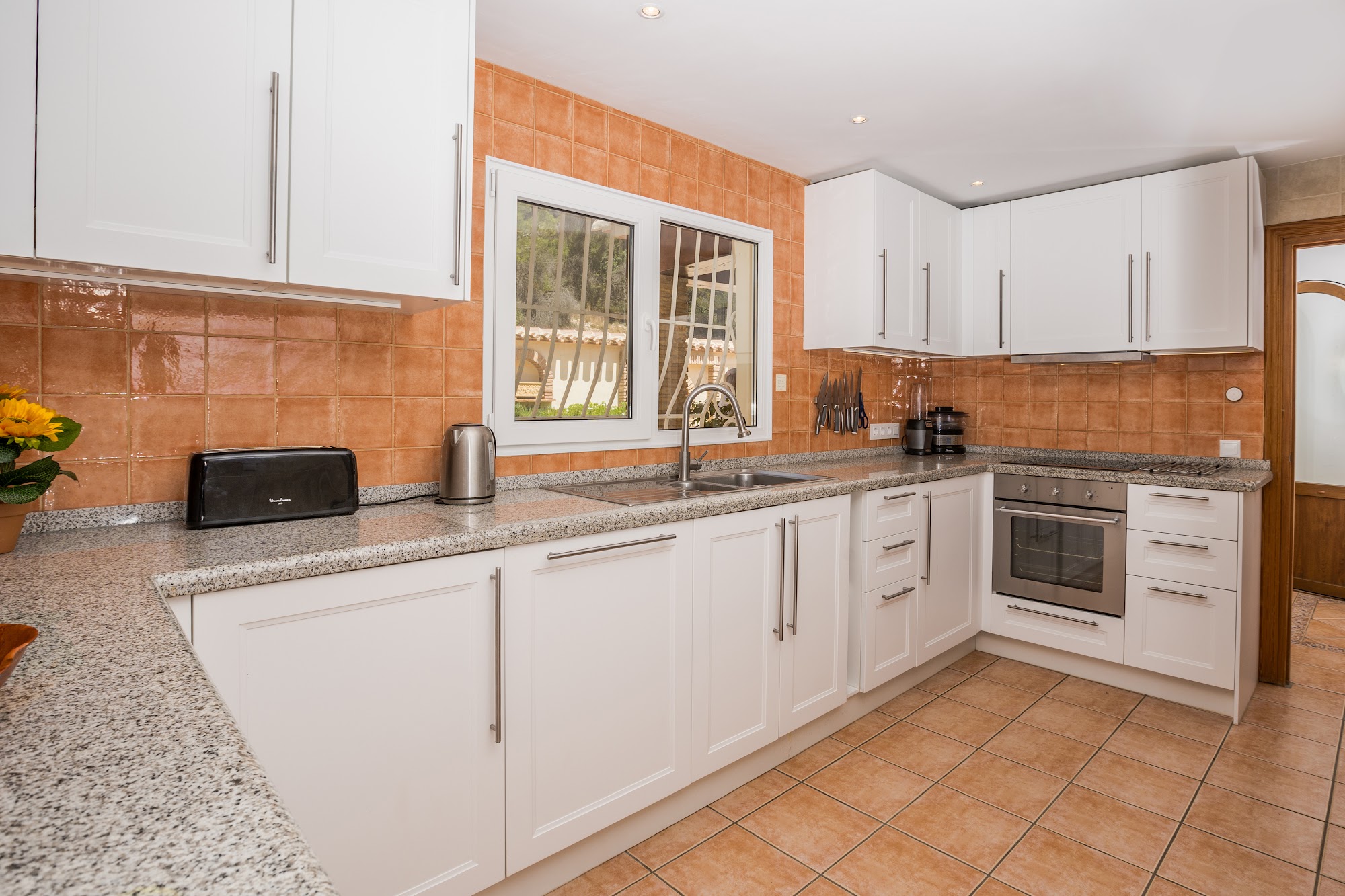 Kitchen workspace with breakfast outlook