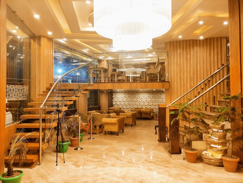 Adlife Luxury