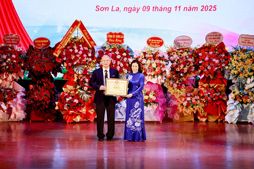 Hân hoan trong ngày hội Kỷ niệm 65 năm Ngày thành lập Trường Đại học Tây Bắc (1960 - 2025) và 43 năm Ngày Nhà giáo Việt Nam (1982 - 2025)
