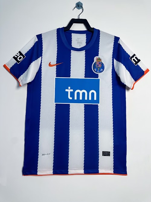 Equipación local del Oporto 2010-11.jpeg