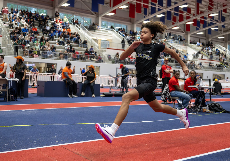 Photo from HS: Indoor Track & Field of London Burks