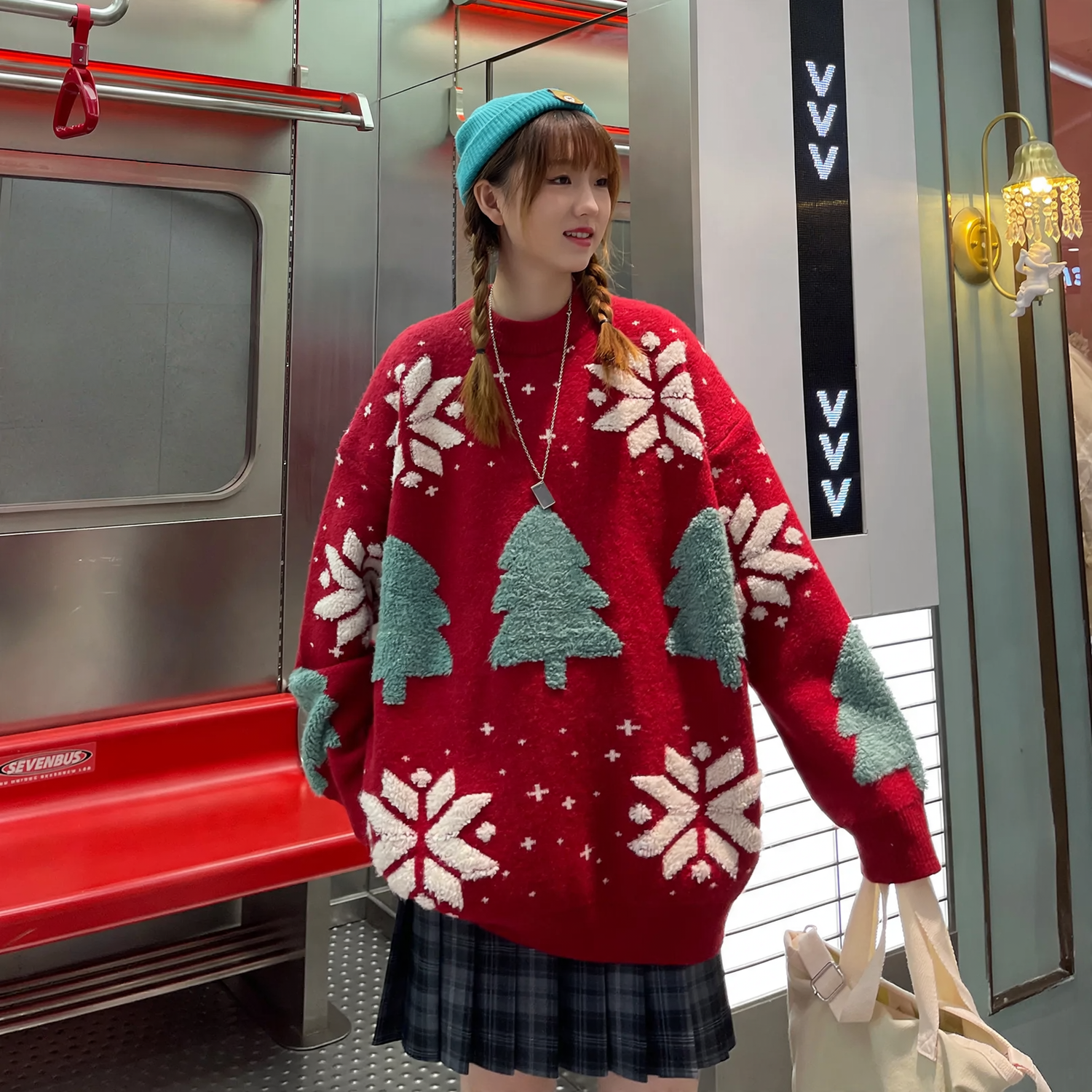 Loose Christmas Knitted Sweater with Reindeer Motif