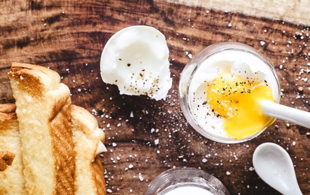Bánh Mì Nướng Chấm Trứng Gà Lòng Đào