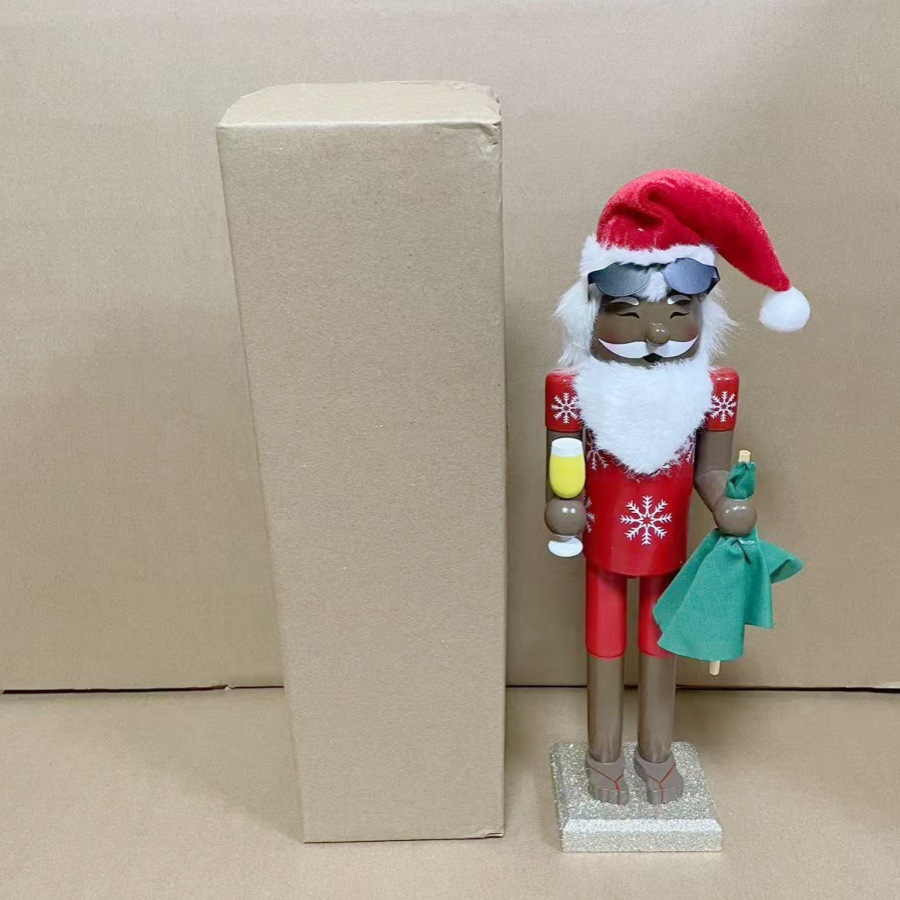 Nussknacker-Figur aus Holz mit Umhang, 38 cm