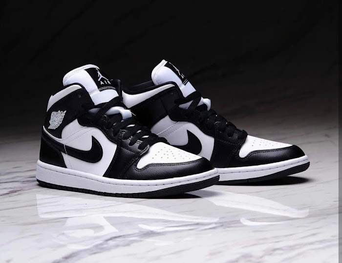 Jordan Retro 1 Mid Blanco Negro
