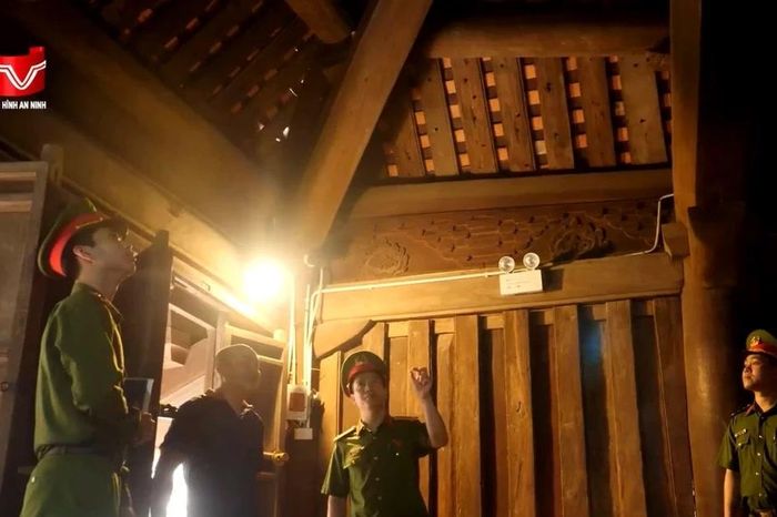 Kiểm tra an toàn PCCC và CNCH trước lễ hội chùa Thầy - Chuyên trang An Ninh Thủ Đô - Báo Công an nhân dân