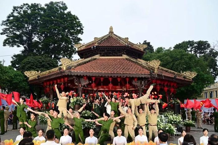 Live concert 'Hà Nội bình yên': Điểm chạm cảm xúc giữa lòng Thủ đô - Chuyên trang An Ninh Thủ Đô - Báo Công an nhân dân
