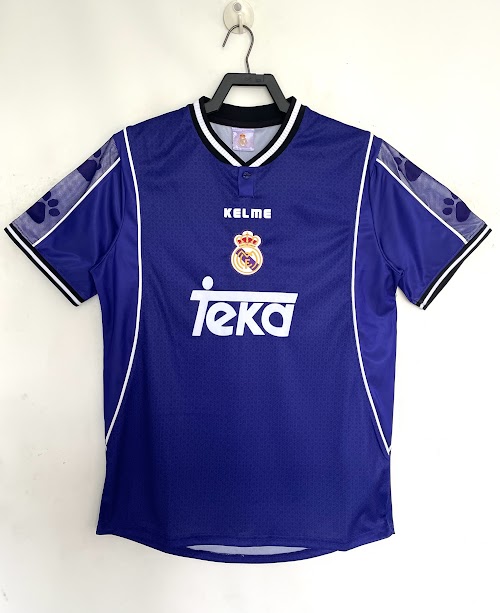 Equipación de visitante del Real Madrid 1997-98}.jpeg