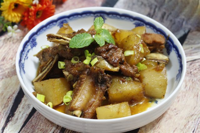 Sườn Kho Củ Cải