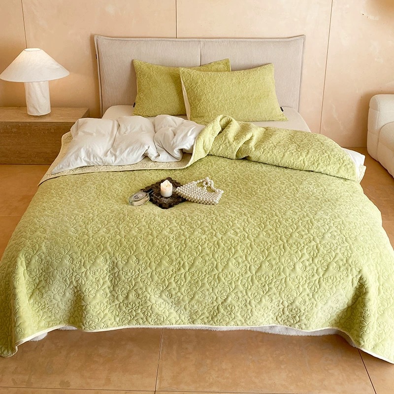 Romantische Tagesdecke, Milchfleece, floral