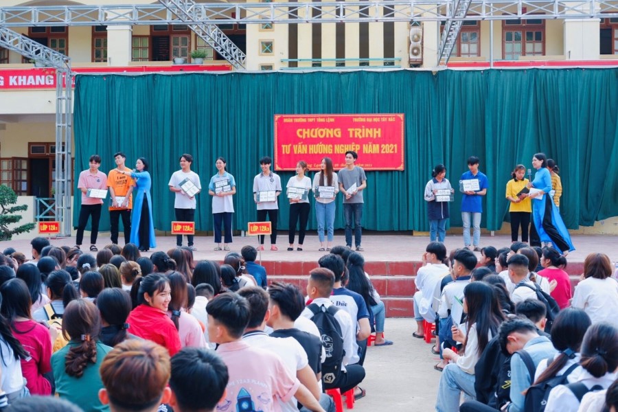 Tiểu ban Quảng bá, tư vấn tuyển sinh triển khai hoạt động tại Trường THPT Tông Lệnh
