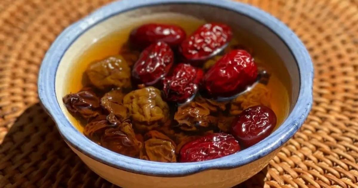 Chè táo đỏ nhãn nhục