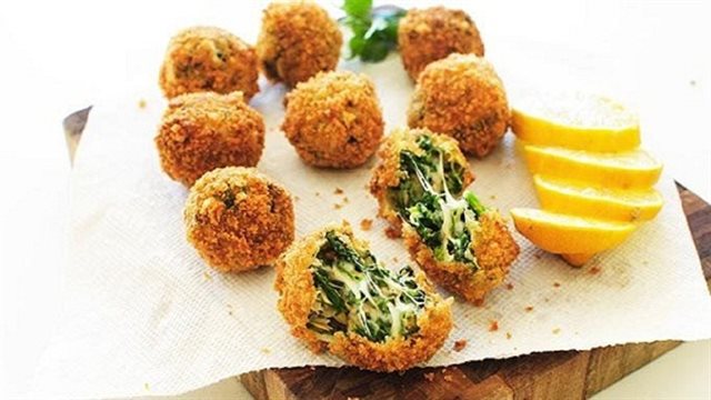 Viên Rau Chân Vịt Chiên Giòn