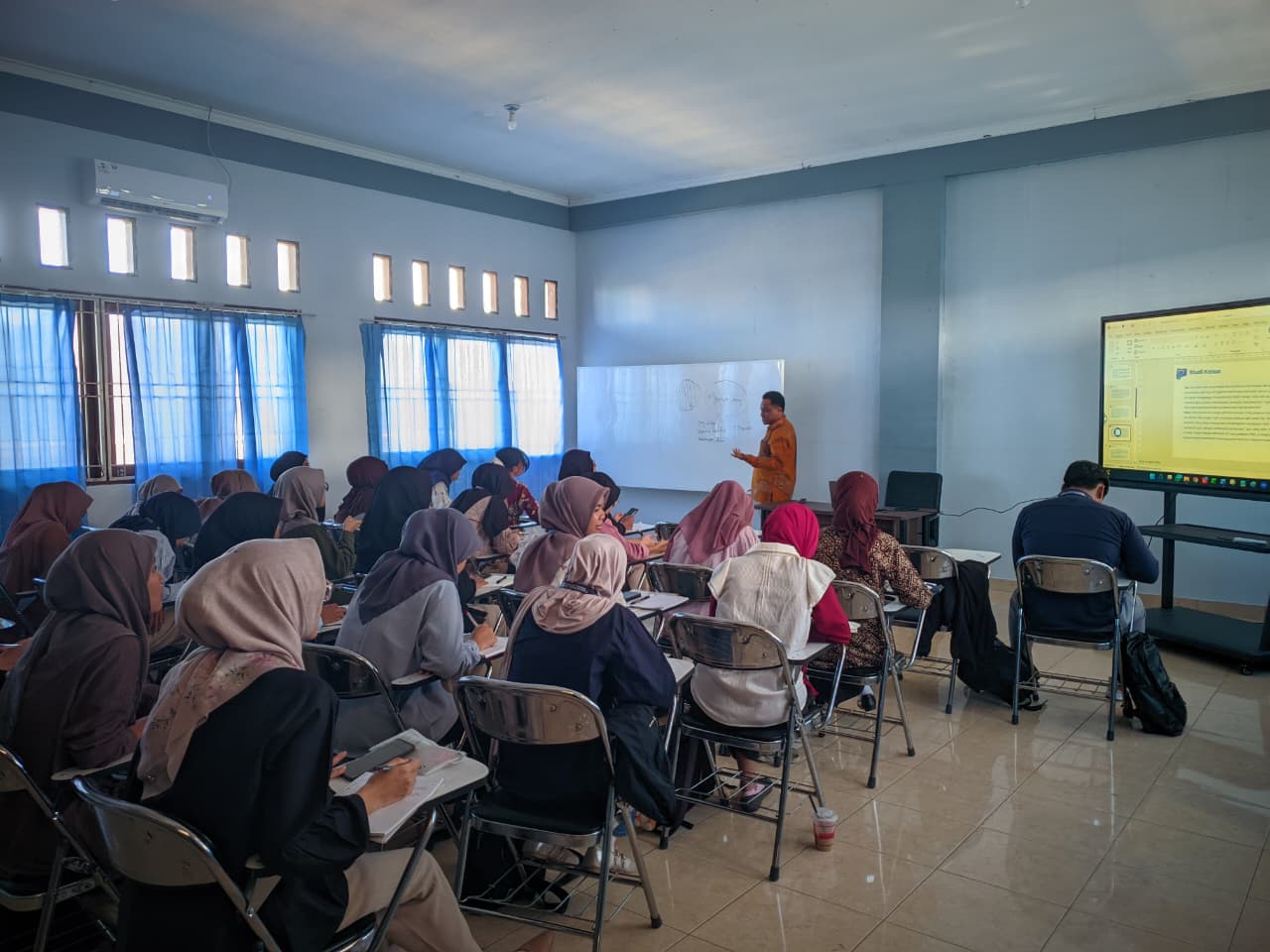 Kegiatan Perkuliahan Perdana Mahasiswa Calon Guru  di LPTK Universitas Nahdlatul Wathan  Mataram Angkatan Pertama Tahun Akademik 2026