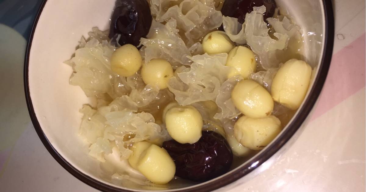 Chè hạt sen táo tàu nấm tuyết