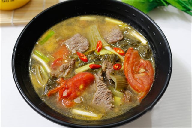 Canh Dưa Chua Nấu Thịt Bò
