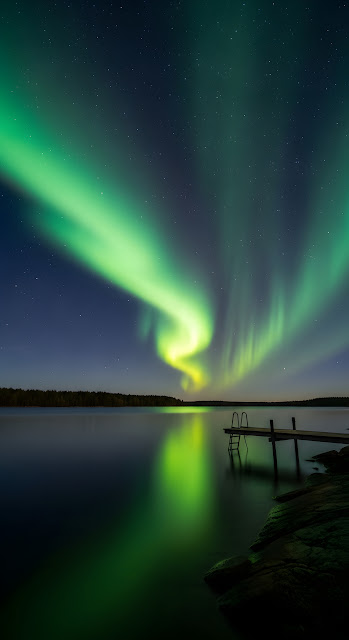 Northern Lights Reflection over Calm Lake Pier - Free mobile Wallpaper