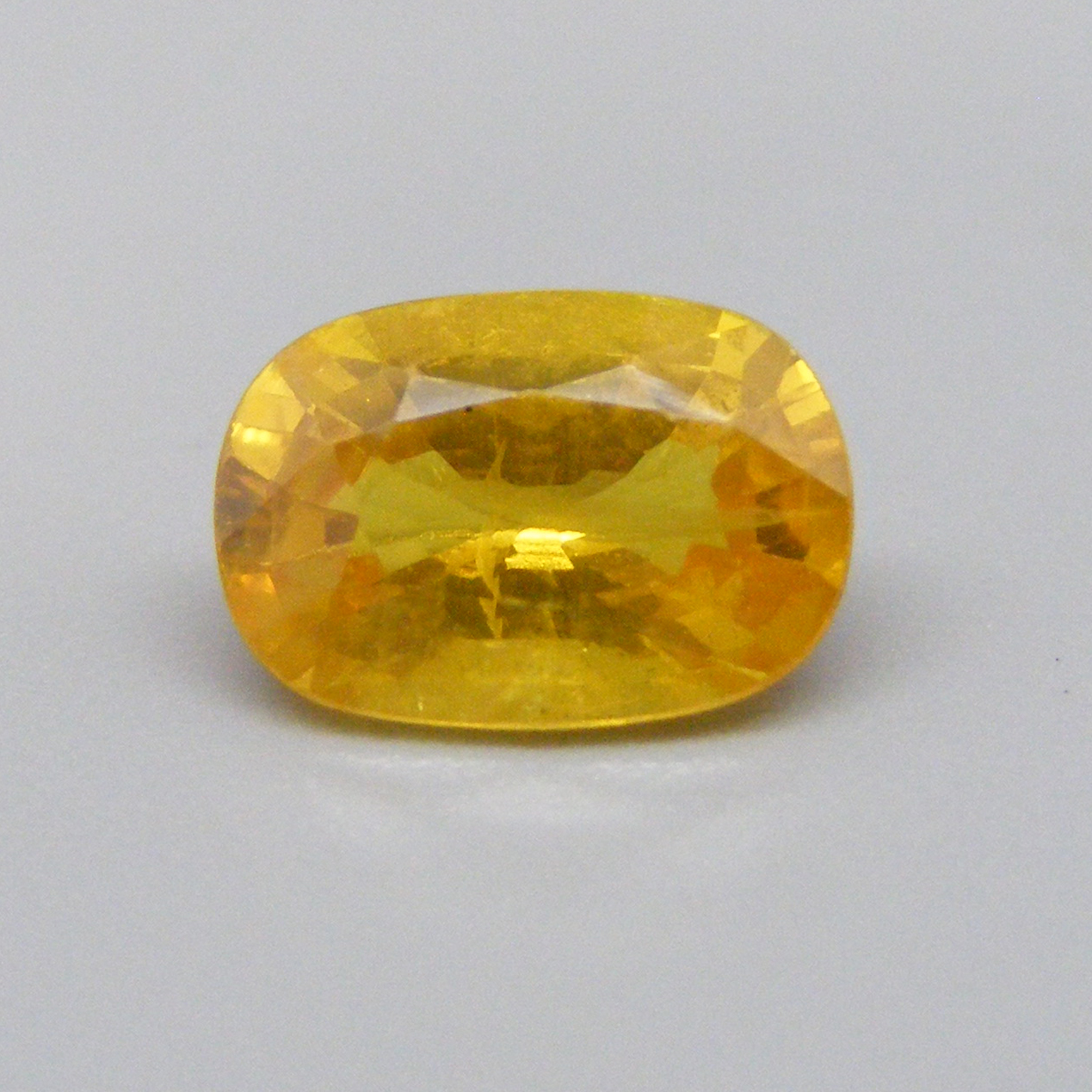 Natural bangkok Yellow Sappire 2.11 cts