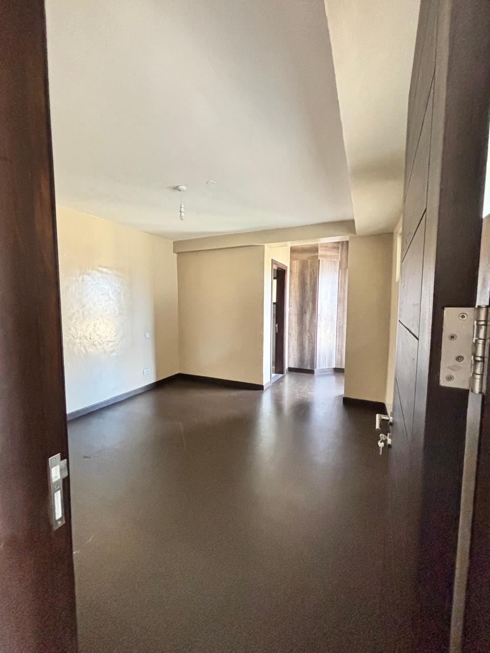 Duplex 4-Bedroom Apartment — photo 21 of 30