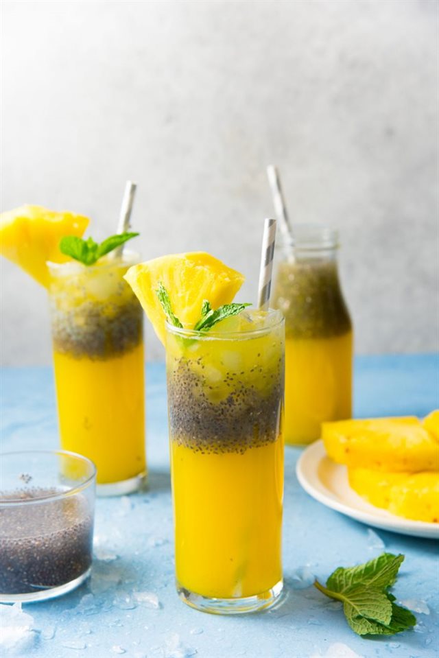 Nước Ép Thơm Hạt Chia