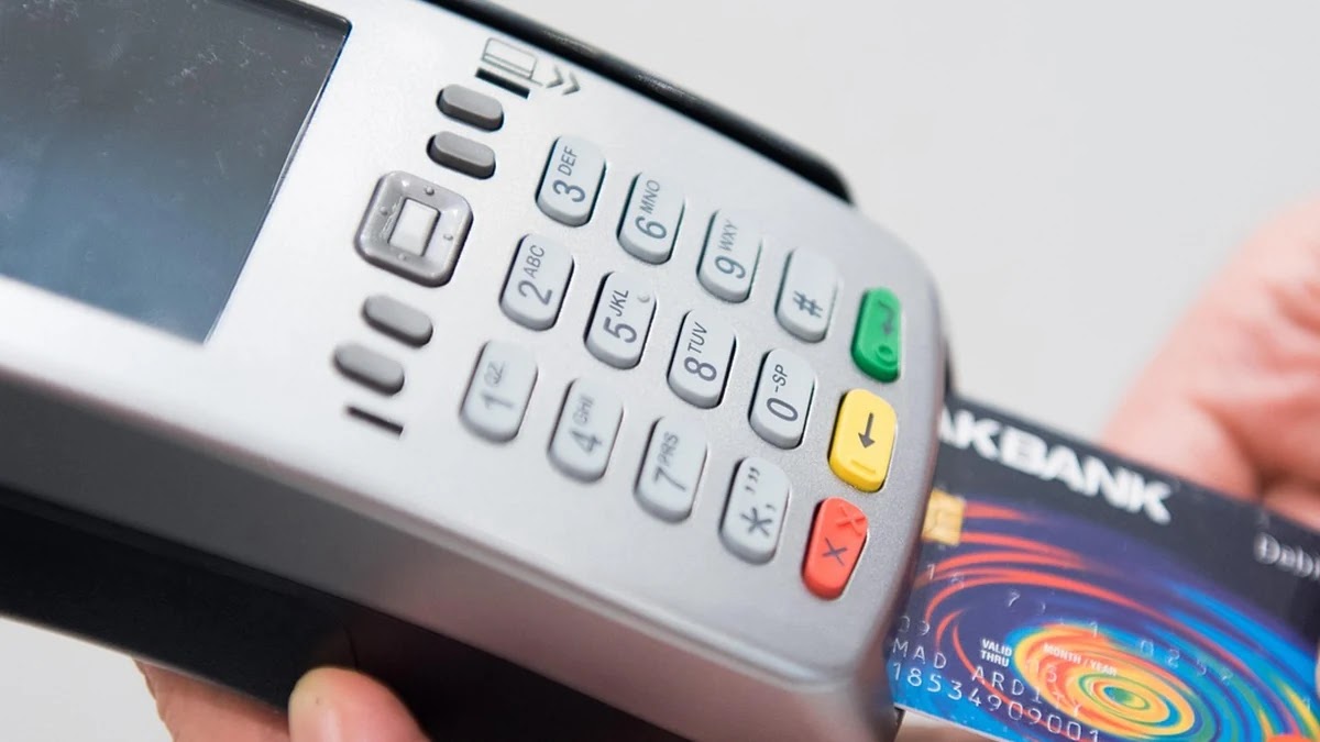 카드 해외 결제 시 발생하는 수수료 종류와 절약 방법