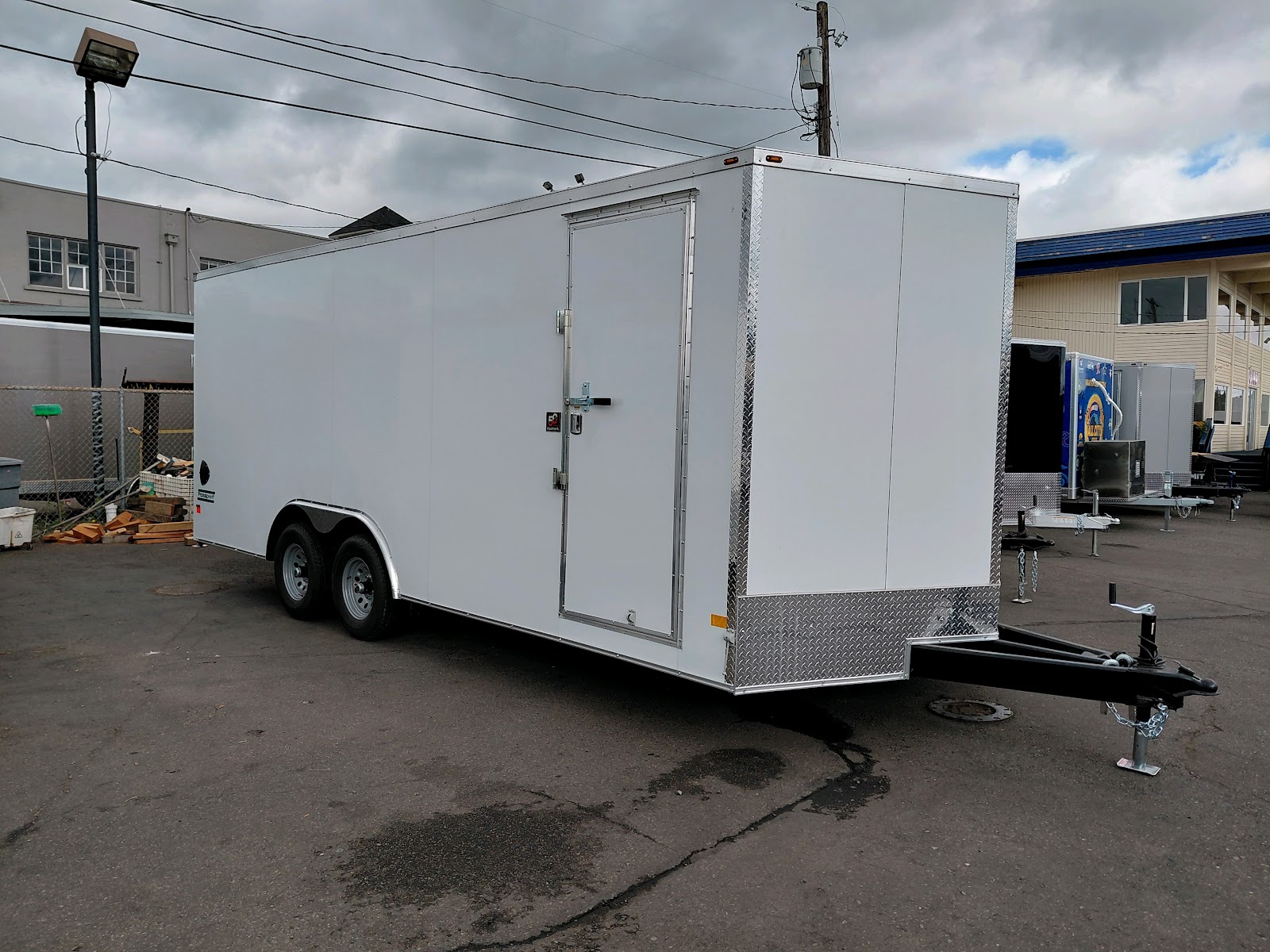 Passport Deluxe Enclosed Cargo