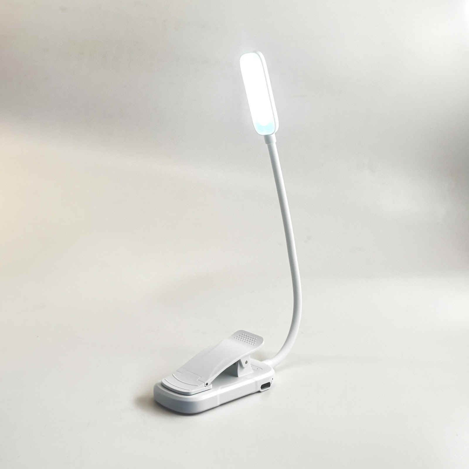 9-LED Klemmleuchte mit Augenschutz, wiederaufladbar