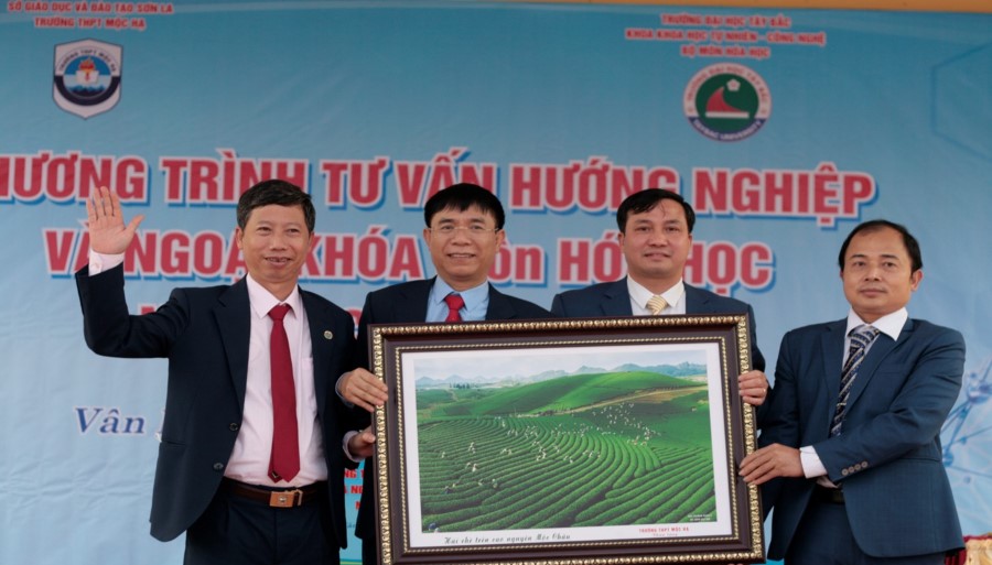 Bộ môn Hóa học, Khoa Khoa học Tự nhiên - Công nghệ tổ chức hoạt động kết nối và phục vụ cộng đồng năm học 2021 - 2022