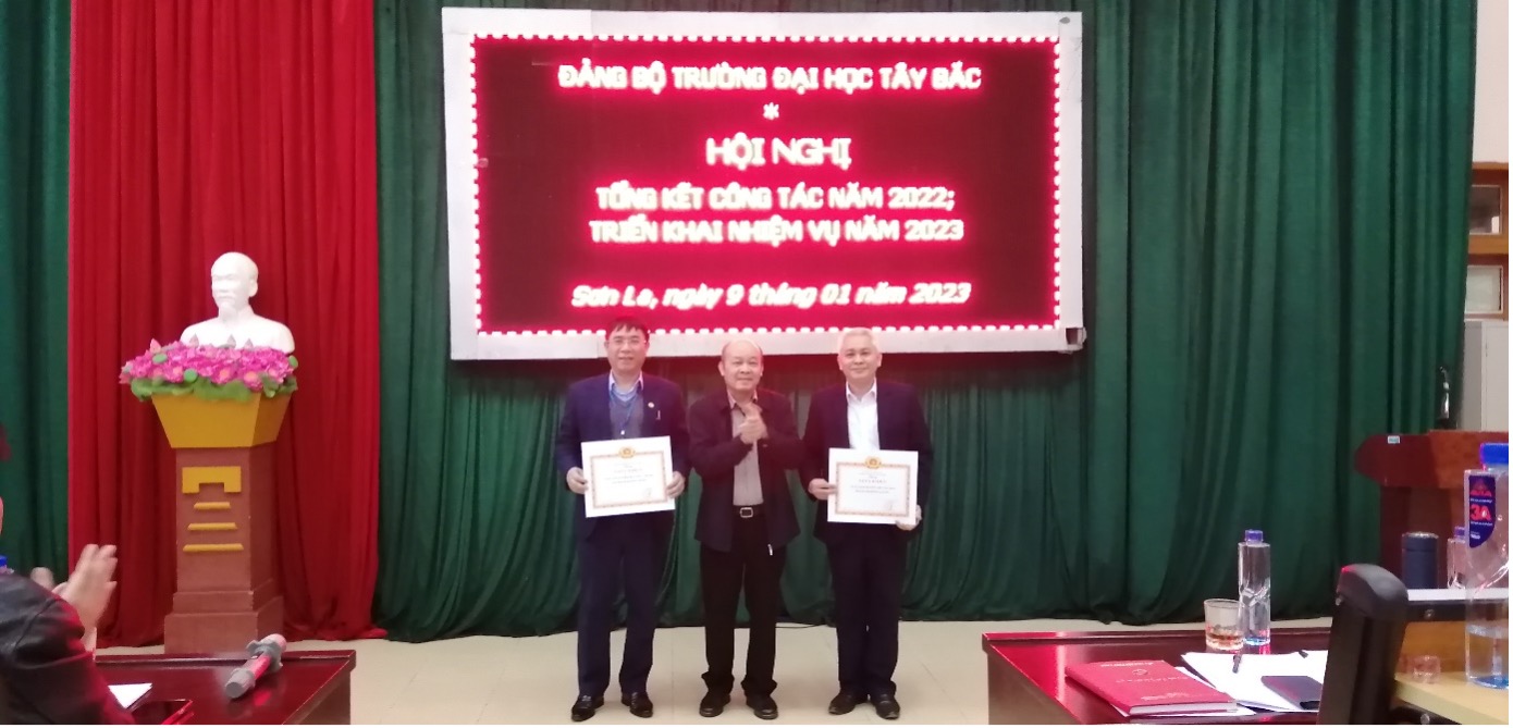 Hội nghị Tổng kết công tác Đảng năm 2022 và Triển khai nhiệm vụ năm 2023 tại Trường Đại học Tây Bắc
