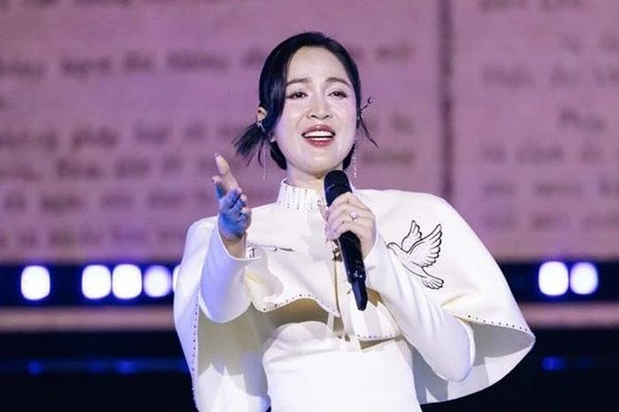Cấm hát nhép, thị trường đang quay về giá trị thật của giọng hát - Báo Tri thức &amp; Cuộc sống