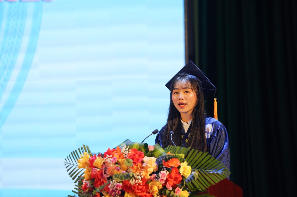 Lễ bế giảng và trao bằng tốt nghiệp đại học, cao đẳng hệ chính quy (đợt 2) năm 2025 tại Trường Đại học Tây Bắc