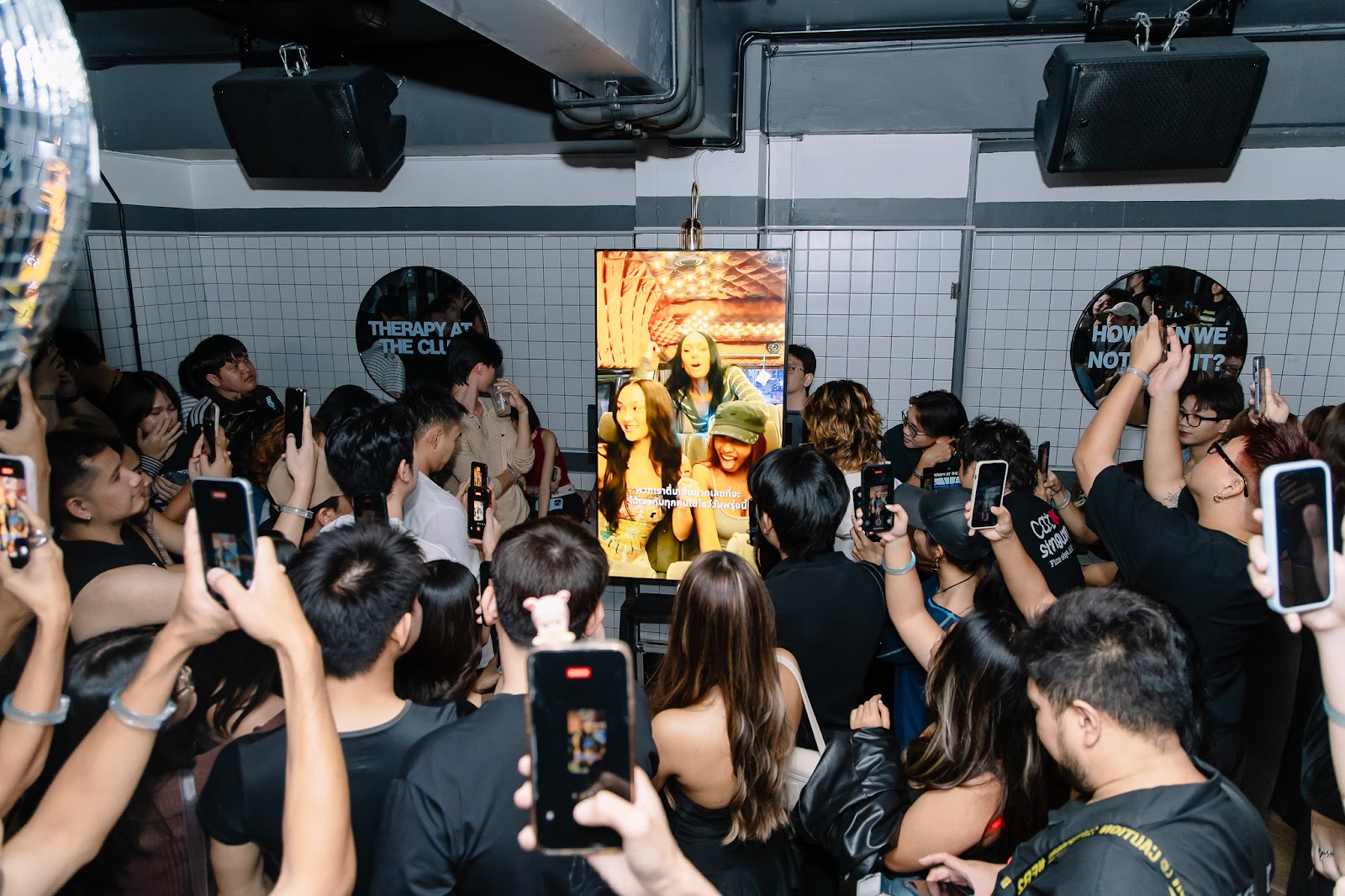 เริ่ด เริ่ด เริ่ด! เปิดคลับฉลอง Thailand - FLO Therapy at the Club Party แบบจอยกันสุดเหวี่ยง ฉลองอัลบั้มใหม่ และต้อนรับสาว ๆ แลนด์ดิ้งกรุงเทพฯ แสดงคอนเสิร์ตแรกในไทย ภาพที่ 10