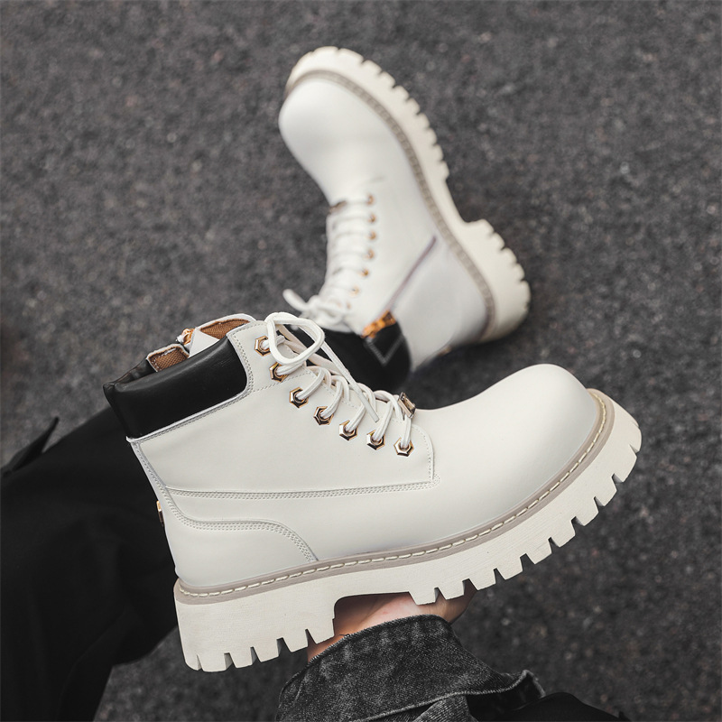 Robust high-top boots, slip-resistant