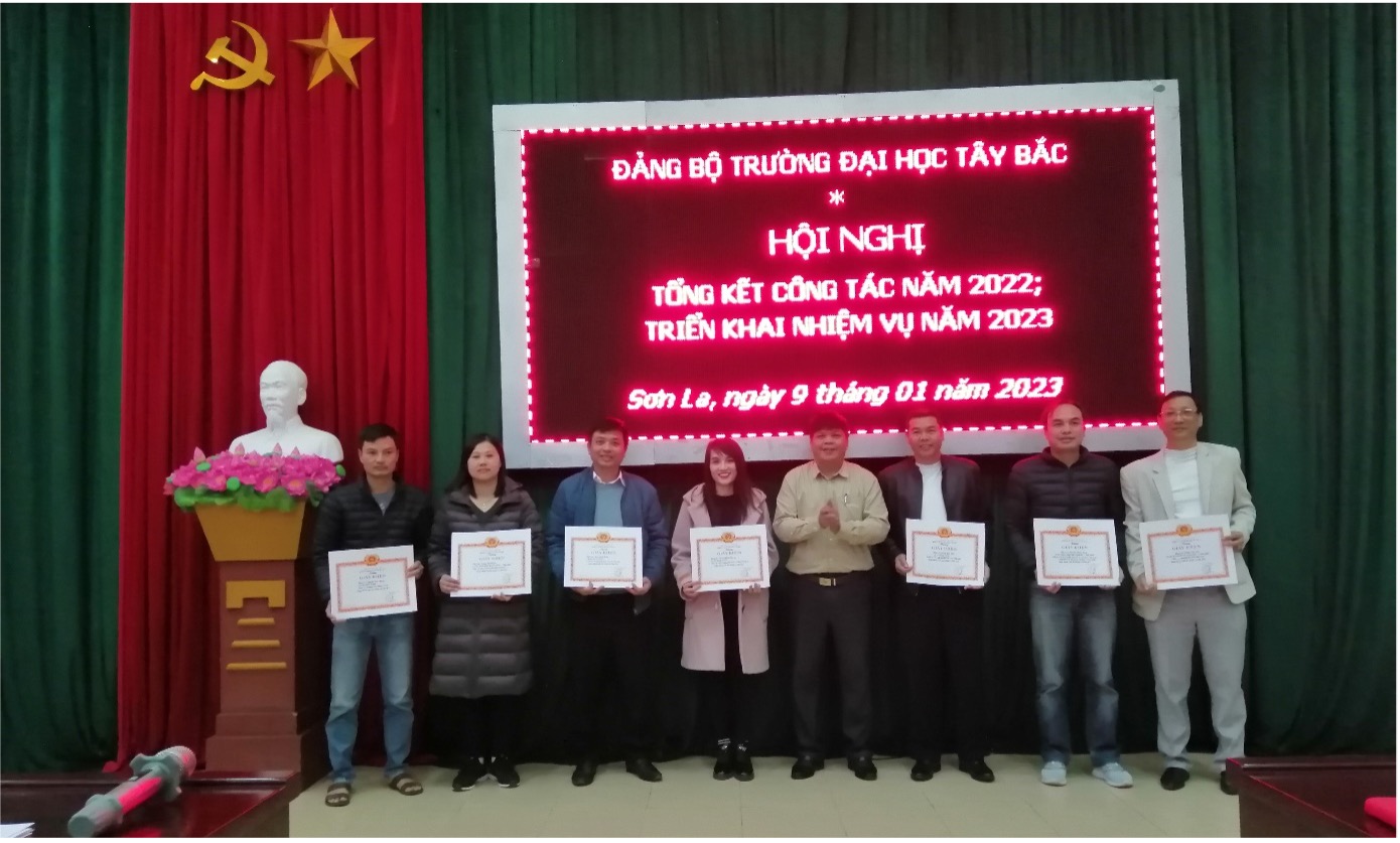 Hội nghị Tổng kết công tác Đảng năm 2022 và Triển khai nhiệm vụ năm 2023 tại Trường Đại học Tây Bắc