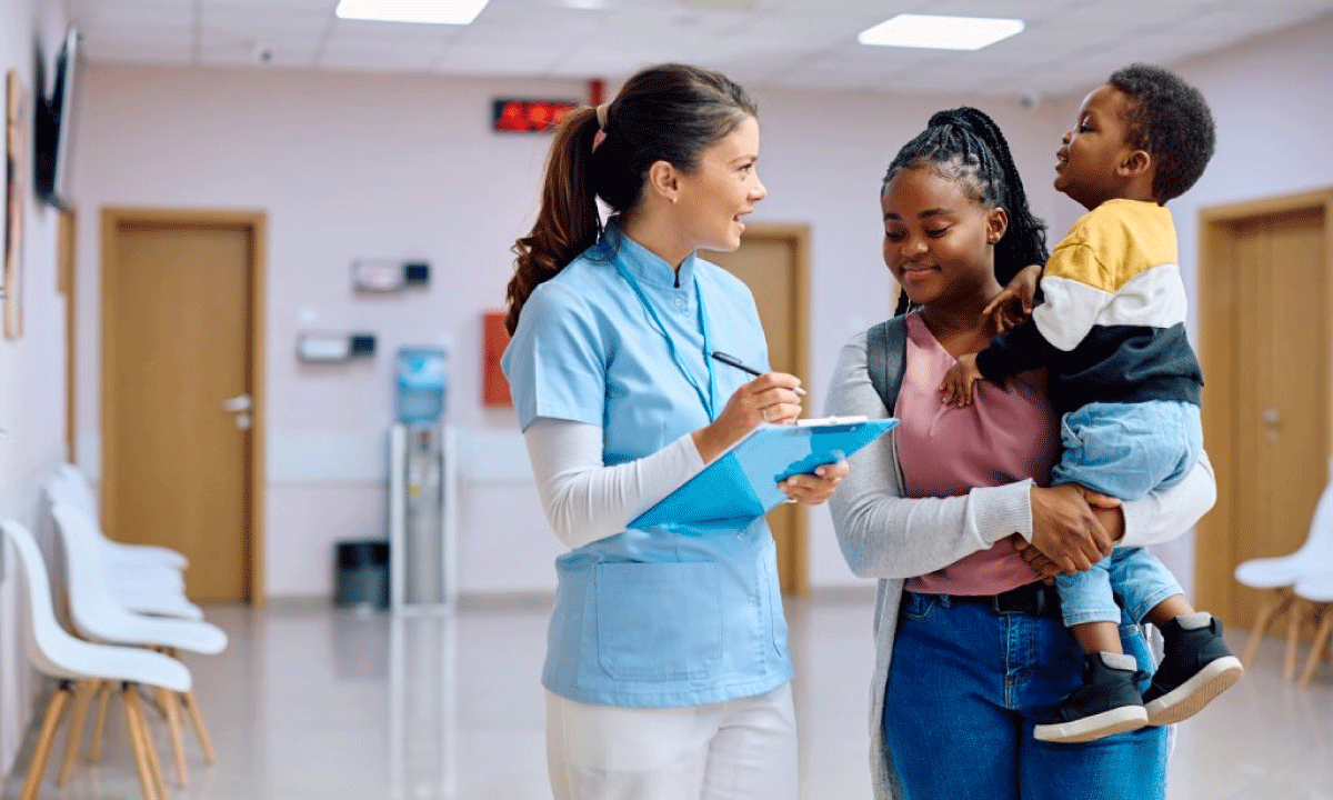 Especialidades de enfermería con más demanda laboral y oportunidades de crecimiento