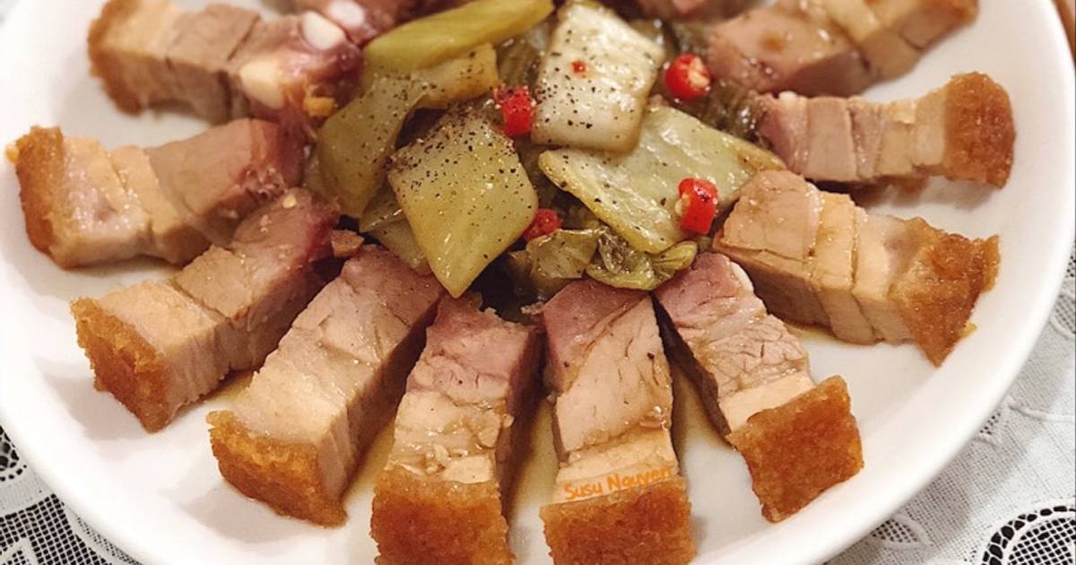 Heo quay xào cải chua