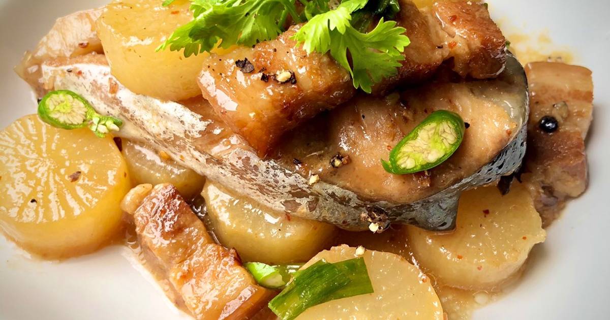 Cá Basa kho củ cải, ba chỉ