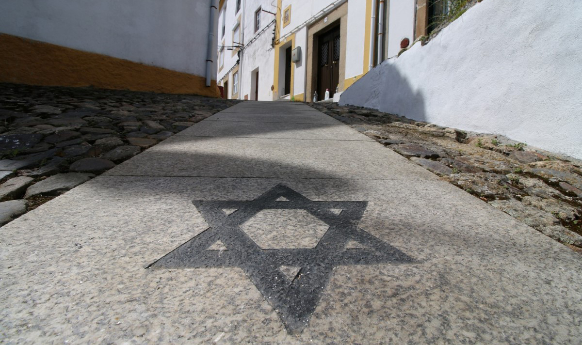 Lisbon Cruise to Alfama: A Day for Couples