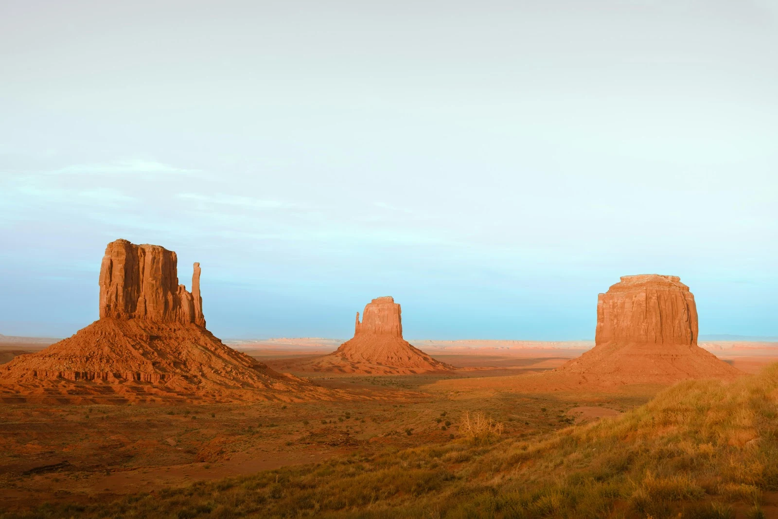 Monument Valley Butte Landscape - Landscape Photography 8K Wallpaper (8610x5740)