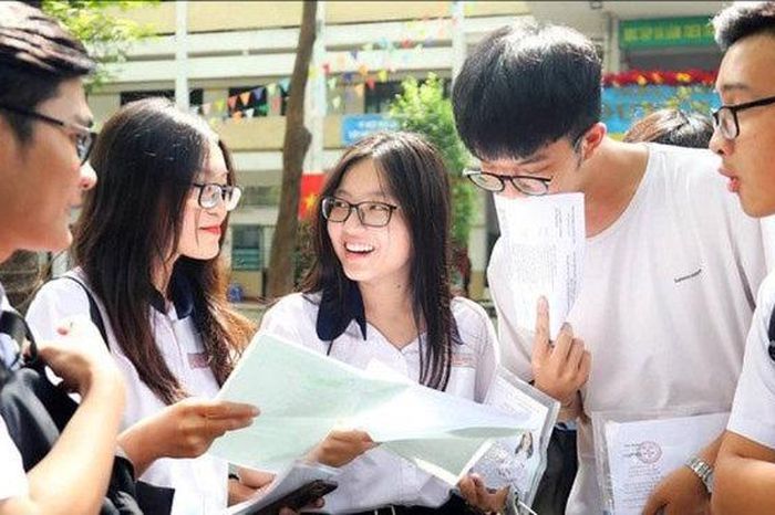 Thí sinh bắt đầu đăng ký thi tốt nghiệp THPT - Đài Phát thanh và truyền hình Hà Nội