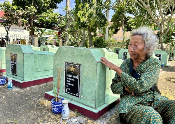 Nữ Thương Binh Gần 30 Năm Bán Vé Số Để Thực Hiện Lời Hứa Với Đồng Đội