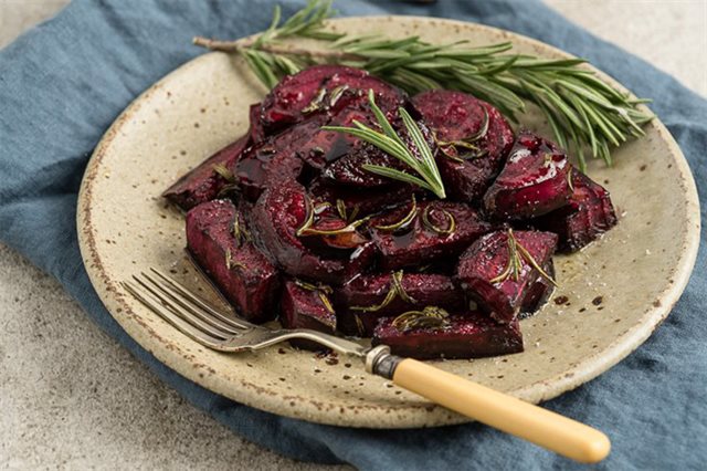 Củ Dền Nướng Sốt Giấm Rosemary