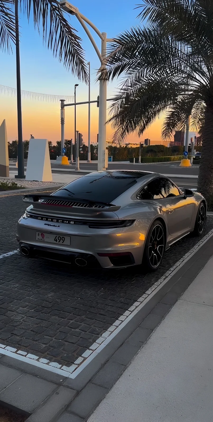 Silver Porsche 911 Turbo S - Automotive Photography Full HD iPhone Wallpaper (1152x2288)