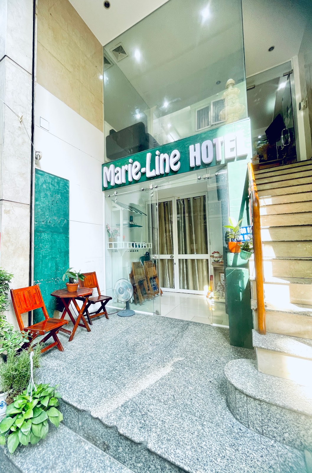 Line Hotel