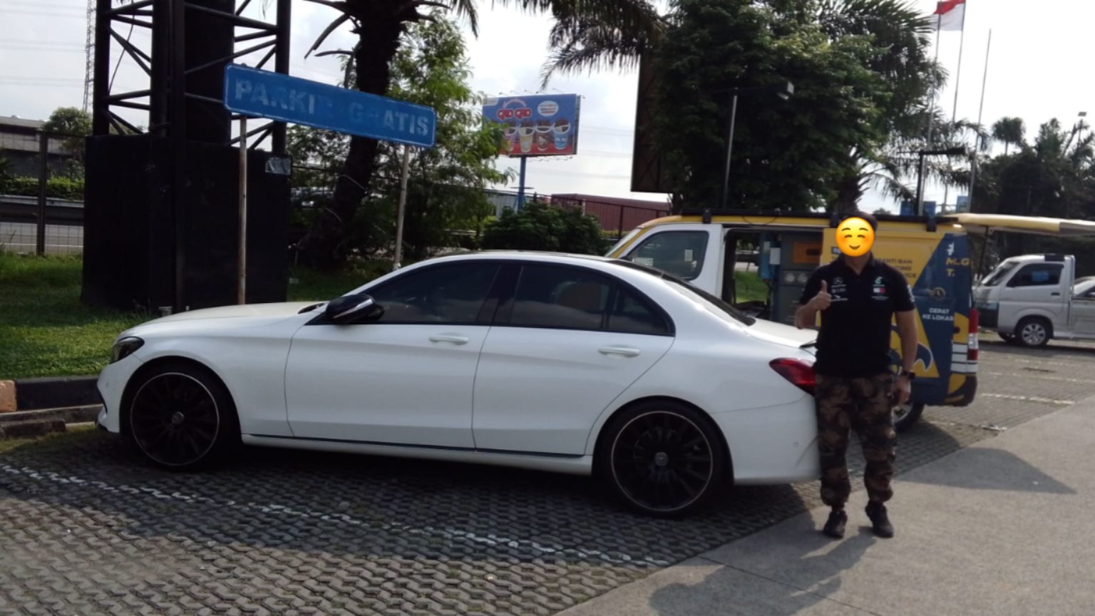 Dokumentasi Penanganan Ban Mobil Otomax Store - 5 Tanda Ban Mobil Harus Segera Ditambal